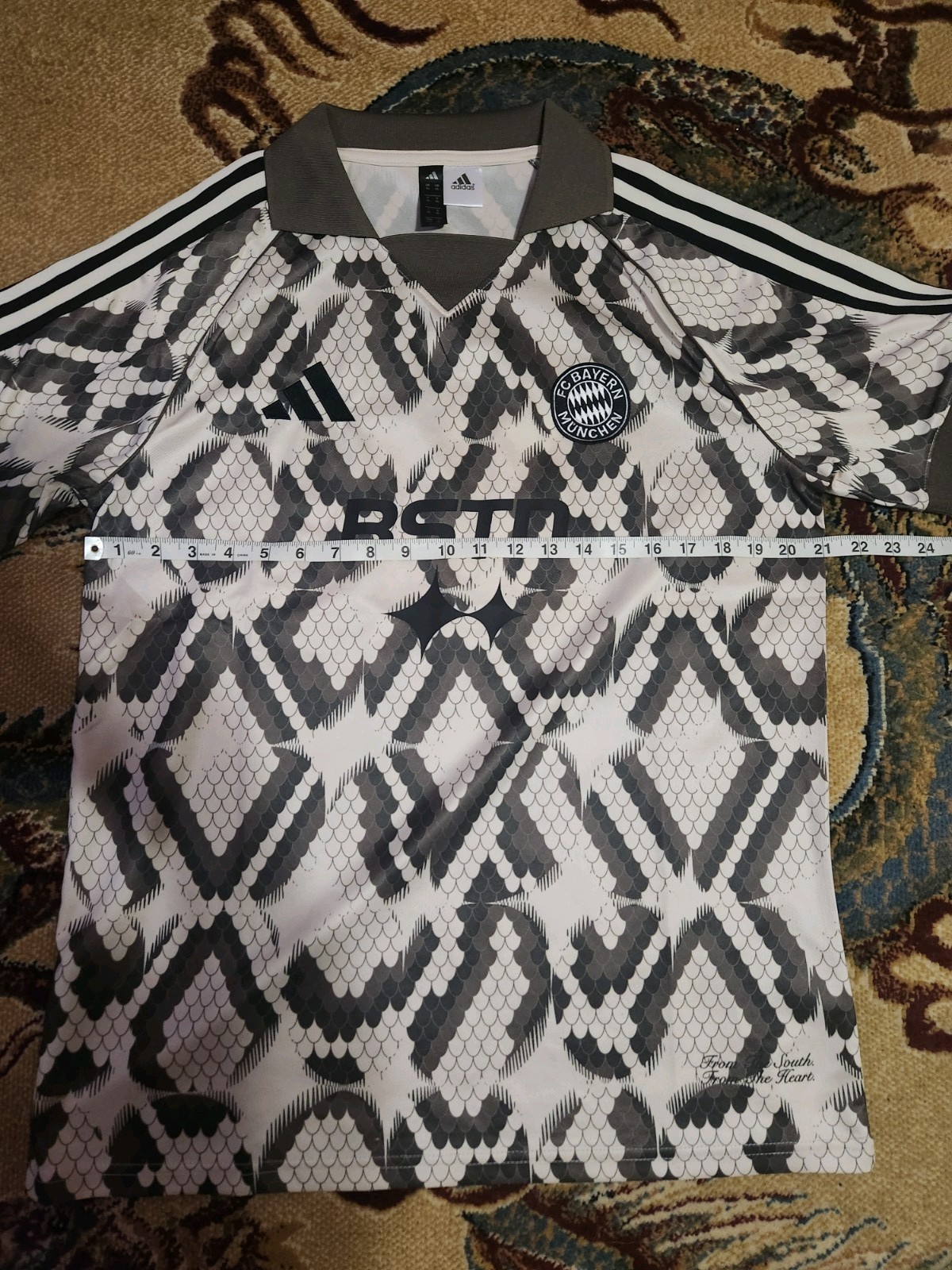 2024-25 Men’s Adidas Bayern Munich BSTN Brown Soccer Jersey XL Germany thumbnail 4