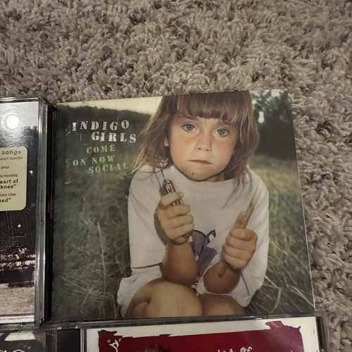 Indigo Girls - 4 CD Lot - Come On Social Now, Shaming Of The Sun, Rites Of - Foto 3 di 19