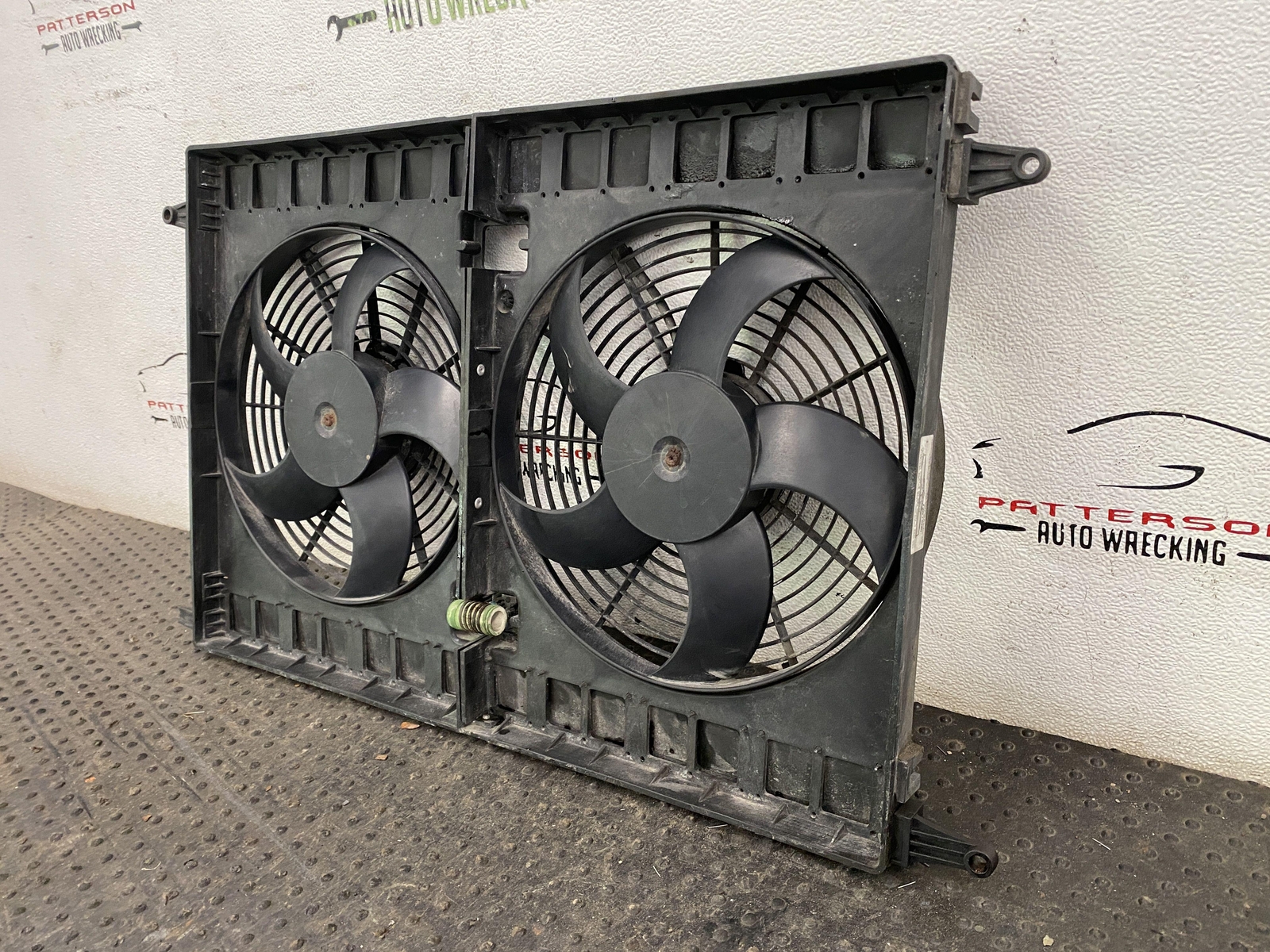 03-07 MASERATI COUPE GT 4.2 ELECTRIC COOLING RADIATOR & A/C CONDENSOR FAN MOTOR