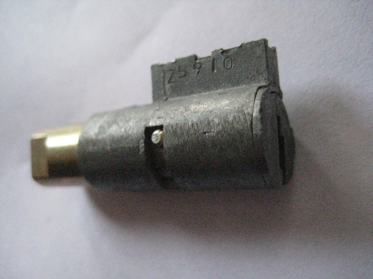 KAWASAKI KZ/ZR/ZX/ZL/GPZ/LTD/SHAFT FORK LOCK CYLINDER (Z5910) NOS