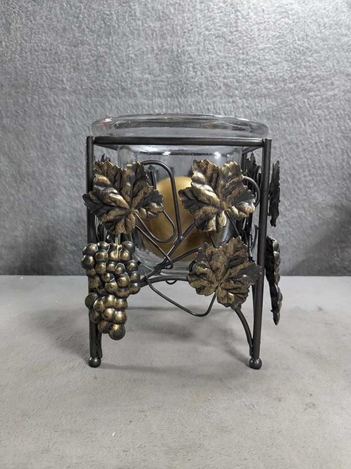 Candelabro de vidrio y alambre Cedar Creek Collections con vela de 7" de alto Foto 2 de 4