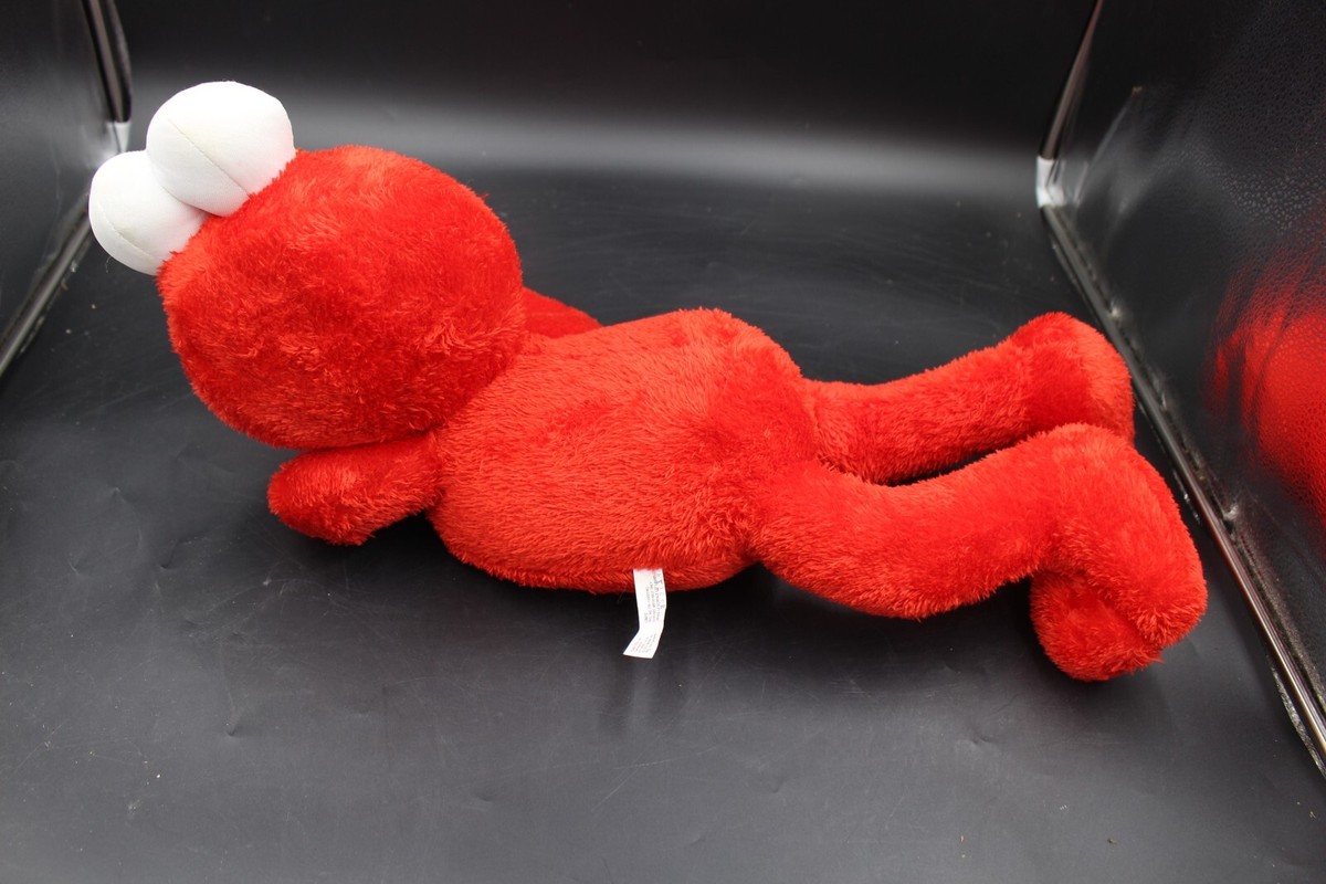 Fisher-Price Sesame Street Large Elmo Laying Down 22