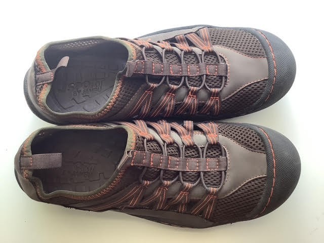 jbu water shoes mens 8 comfortable new good condition