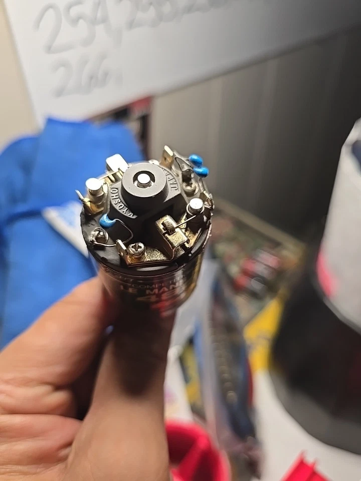 Motor de competición Kyosho Le Mans 480T 'raro' verde jade Foto 2 de 2