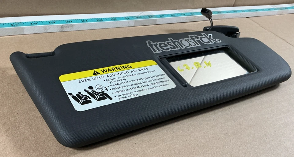 Parasol delantero derecho del lado del pasajero Volkswagen Golf GTI 2006-2009 1K0857552 FABRICANTE DE EQUIPOS ORIGINALES Foto 3 de 4