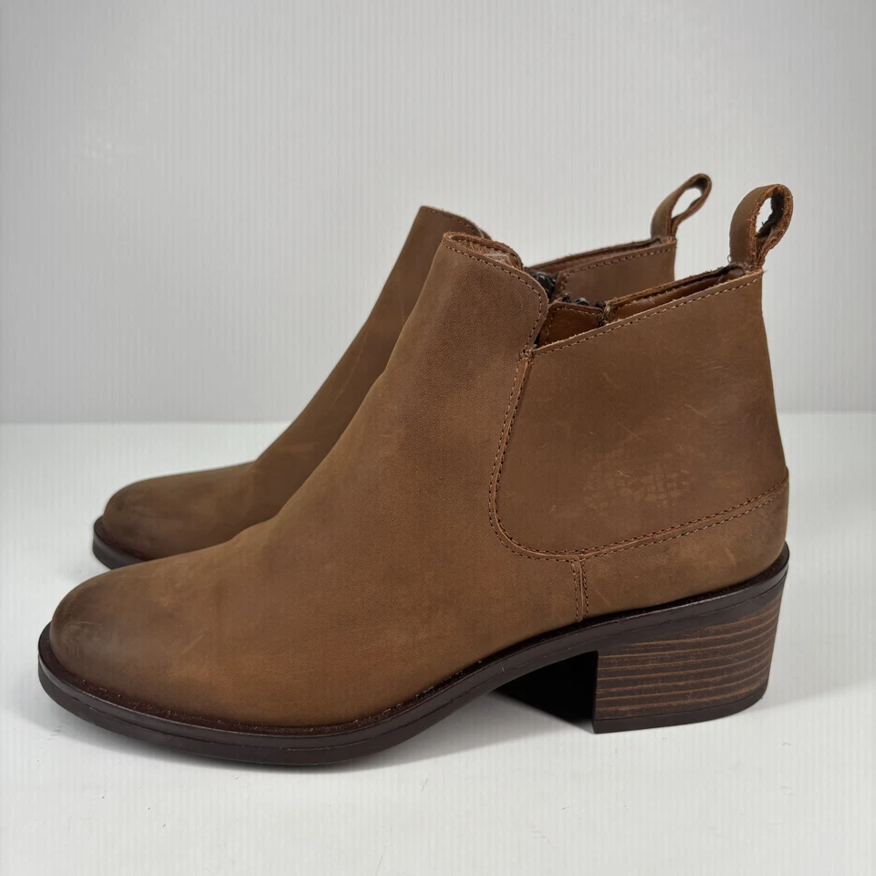 Botas informales Clarks Memi con cremallera para mujer EE. UU. 7M cuero tostado oscuro cremallera al tobillo tacón bloque Foto 3 de 4