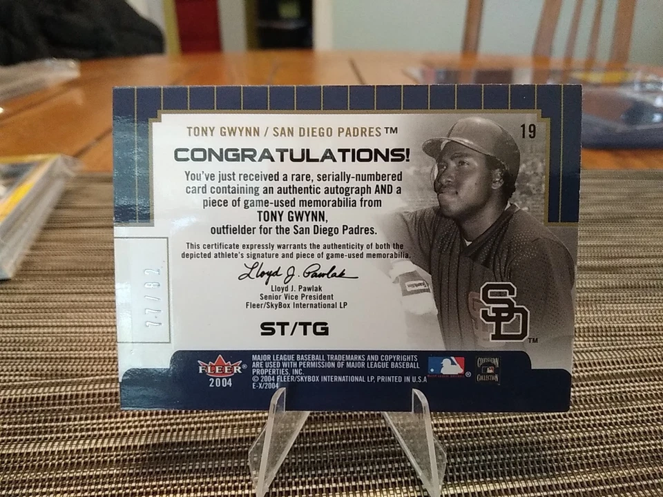 2004 Fleer Signings of The Times Tony Gwynn R.I.P. HOF auto/relic 77/82 - Image 2 of 2