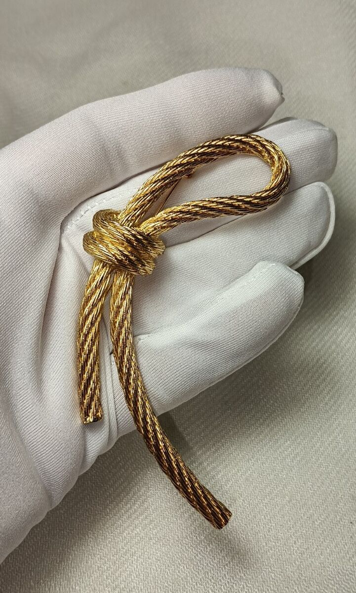 Vintage Christian Dior Gold Tone Rope Knot Pin Brooch | eBay Vintage Christian Dior Gold Tone Rope Knot Pin Brooch | eBay