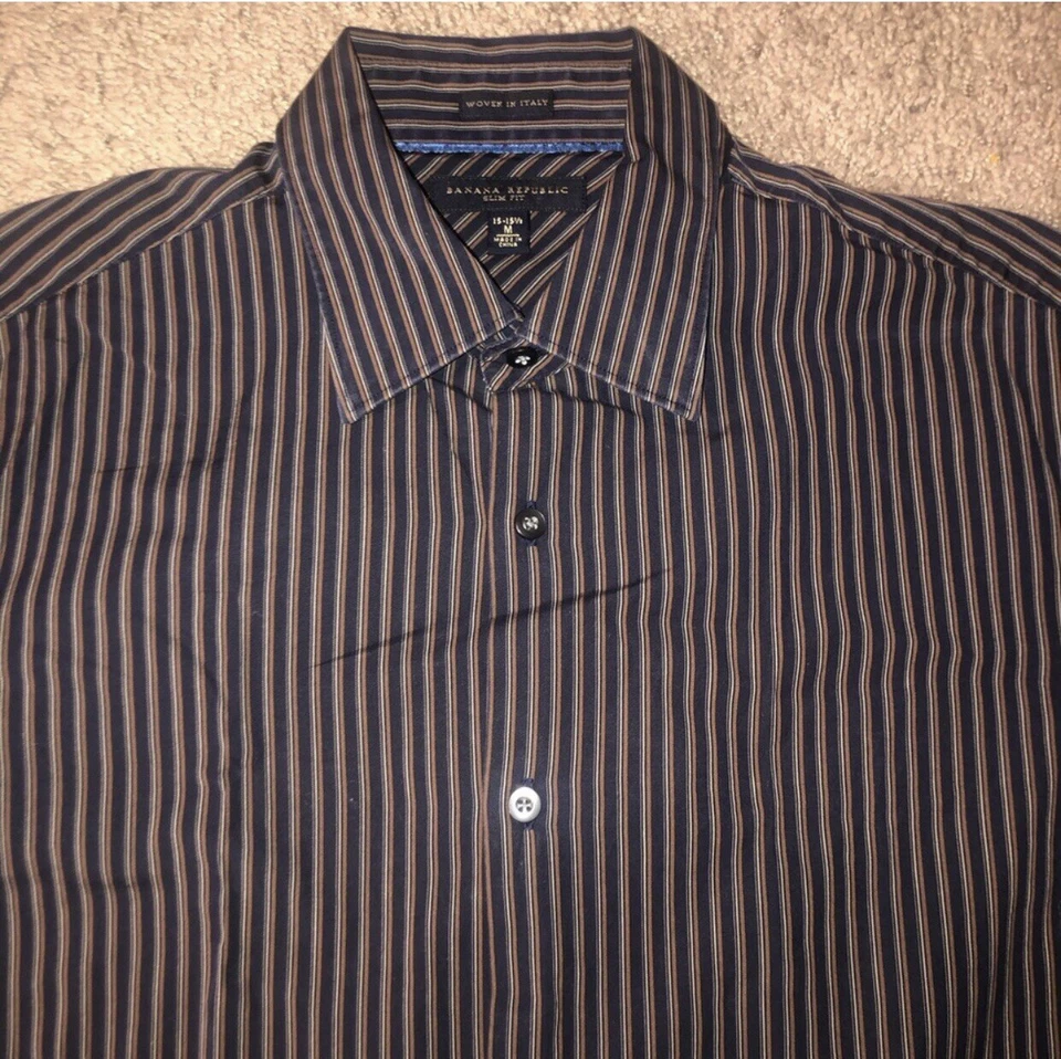 Camisa de trabalho listrada masculina tamanho médio com botões Banana Republic - Imagem 4 de 4