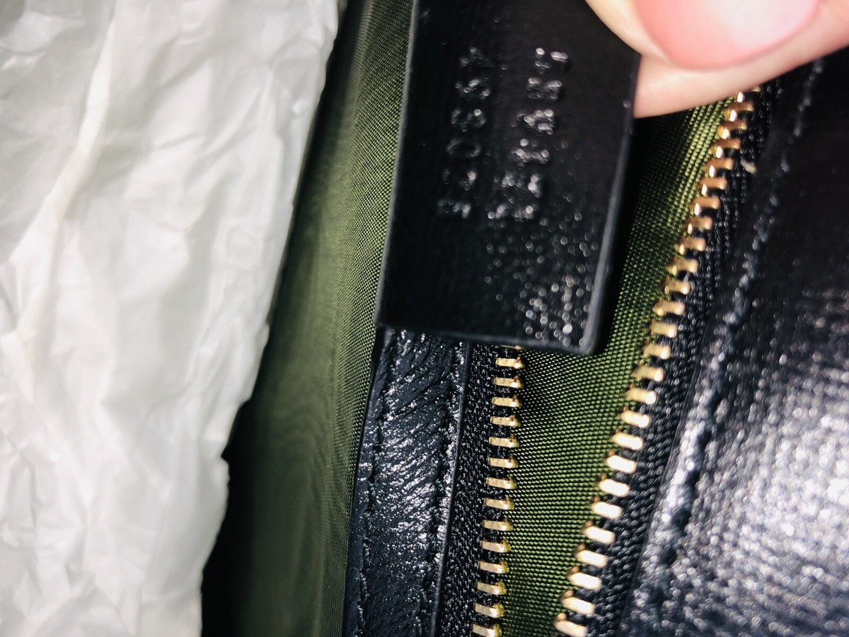 GUCCIバッグ Gucci Black Leather Flap Tote Shoulder Bag with Gold