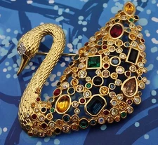 Vtg 1995 Swarovski SCS Member Centenary Swan Multicolor Crystal Gold Tone Pin