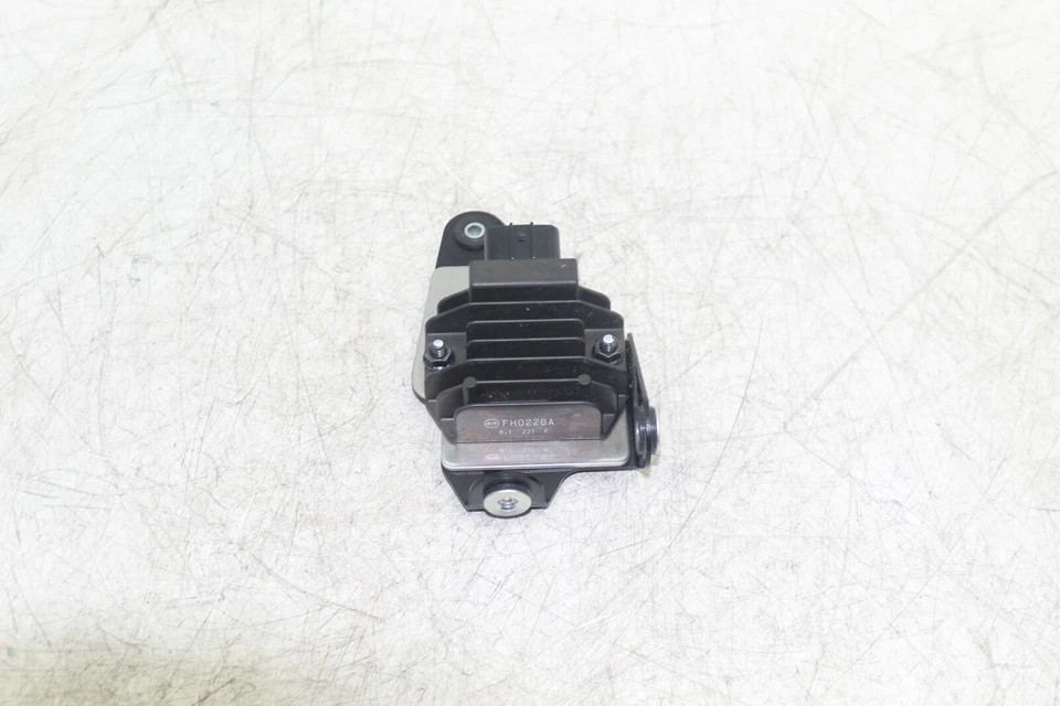 Regulador de voltaje rectificador 19 Suzuki GSXS750 GSX-S750 32800-19K02 Foto 2 de 4