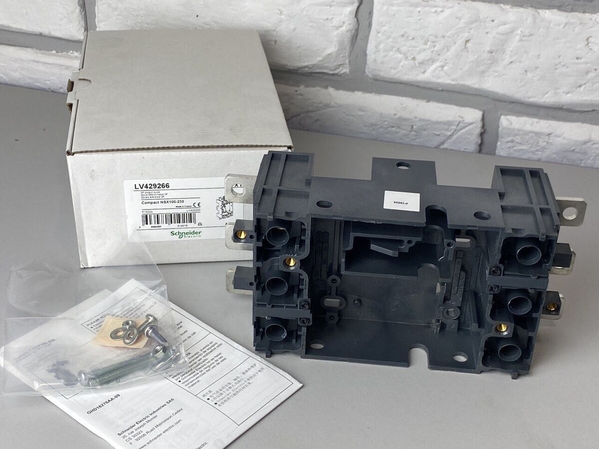 Schneider LV429266 plug in base, ComPact NSX 100/160/250, front/rear connected Schneider LV429266 plug in base, ComPact NSX 100/160/250, front/rear connected
