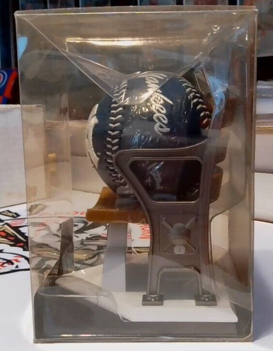 Rawlings NEW YORK YANKEES Embroidered Baseball & Stadium Seat