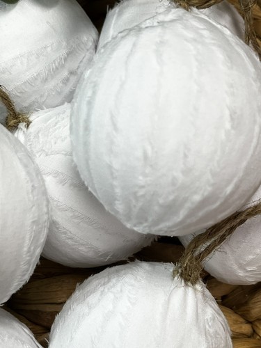 10 SNOW WHITE SNOWBALL Primitive Fabric RAG BALLS Christmas Ornaments Farmhouse - Picture 6 of 10