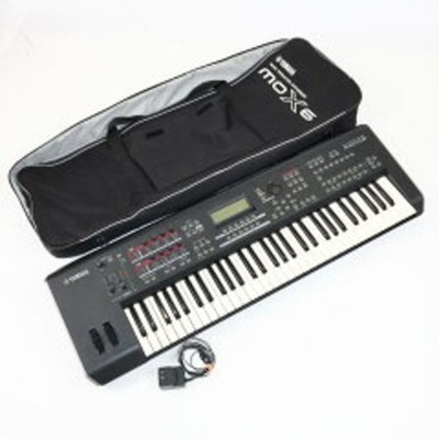 Yamaha MODX6 61 Tasten Synthesizer Workstation Keyboard mit Softcase getestet