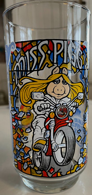 VINTAGE 1981 THE GREAT MUPPET CAPER Miss Piggy on Motorcycle Kermit Gonzo Fozzie