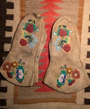1920s Cree Beaded Mittens