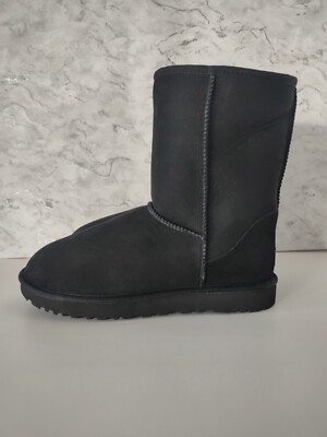 UGG Herren klassische kurze schwarze Stiefel. UK Größe 9,5. Traumhafter Zustand
