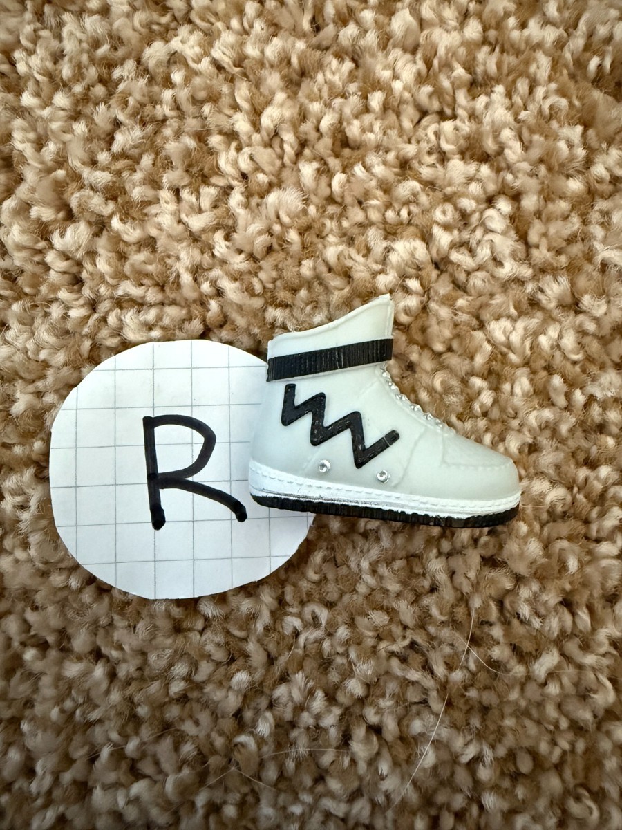 靴 lol PUMA and L.O.L. Surprise! Expand Collection