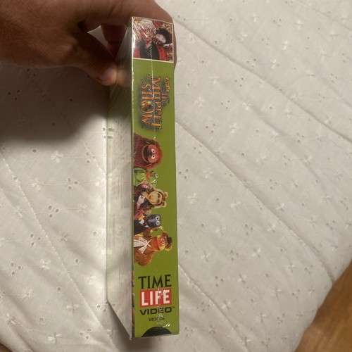 BEST OF THE MUPPET SHOW VHS BRAND NEW SEALED!!! SYLVESTER STALLONE JAMES COBURN - Picture 2 of 4