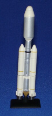 Furuta Chocoegg Space NASA - Titan Rocket