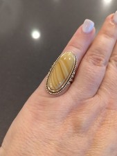 Vintage Avon 1978 Shimmering Sands Ring Brown Faux Agate Gold Tone Sz 5.5 N29