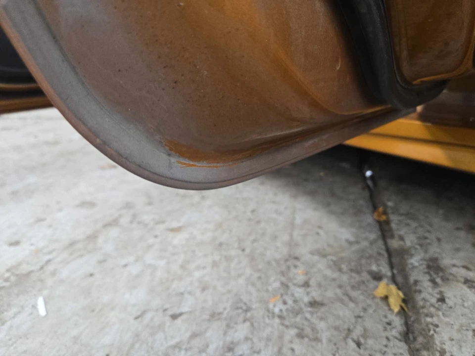 Used Rear Left Door Assembly Rear Side fits: 2017 Chevrolet Sonic Htbk electric - Imagem 2 de 4