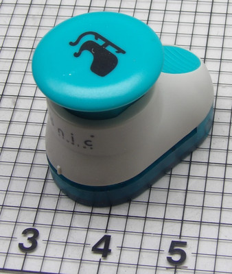 Tonic Studios Sleigh Border Edge Boot Paper Punch