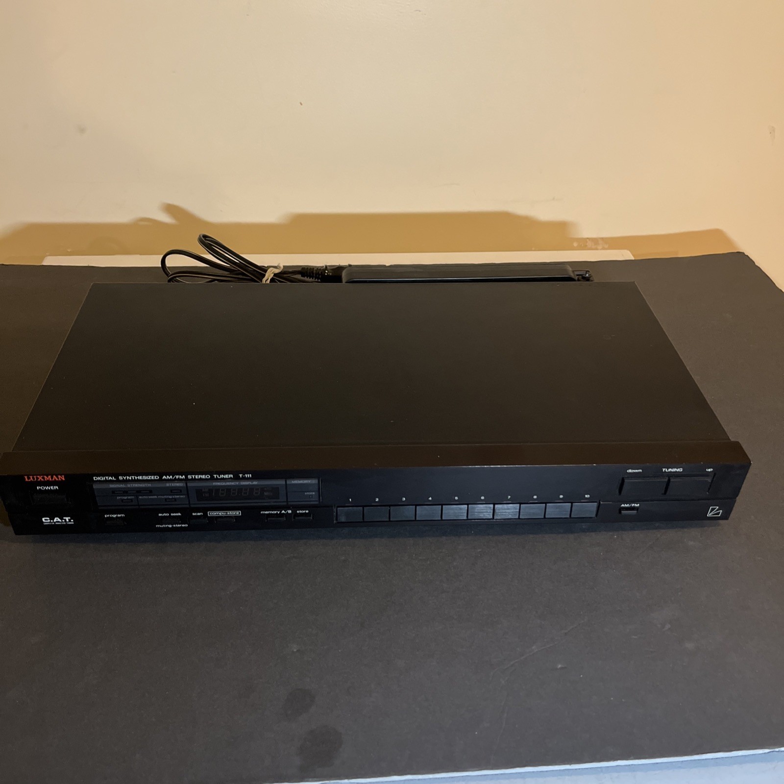 Luxman T-111 vintage audio equipment - eBay listing photo 1