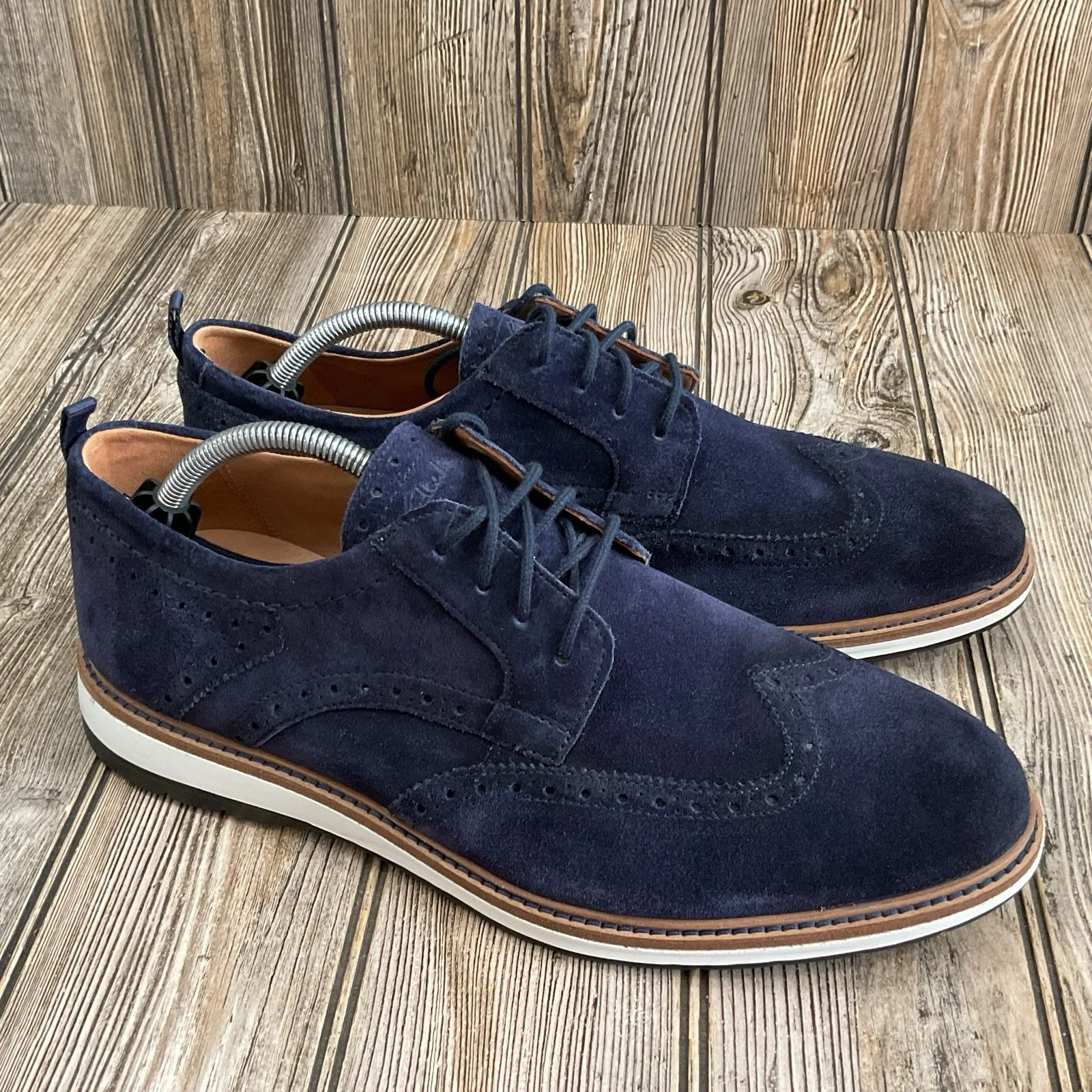 Scarpe Clarks Chantry Wing da uomo taglia 11M blu navy scamosciate Oxford in pelle alare NUOVE