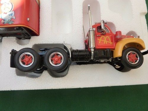 RARE 1998 MATCHBOX DIECAST 1955 MCDONALD'S TRACTOR TRAILER 1:50 - Picture 4 of 9