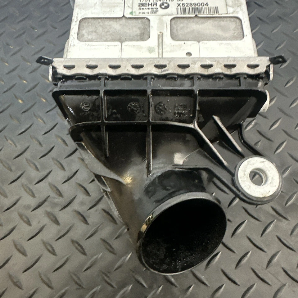 2013 BMW M5 M6 SERIES REFRIGERADOR DE AR TURBO DIREITO CARGA 7843119 - Imagem 3 de 4