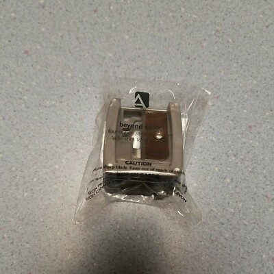 Avon Beyond Color Foundation Stick Sharpener New Sealed Grey/Silver m1