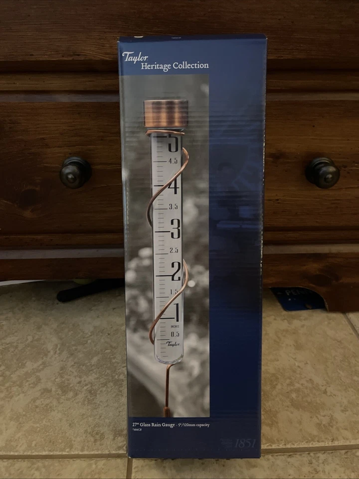 Pluviómetro de vidrio Taylor Precision Products 27 pulgadas (alto, bronce) Foto 2 de 4