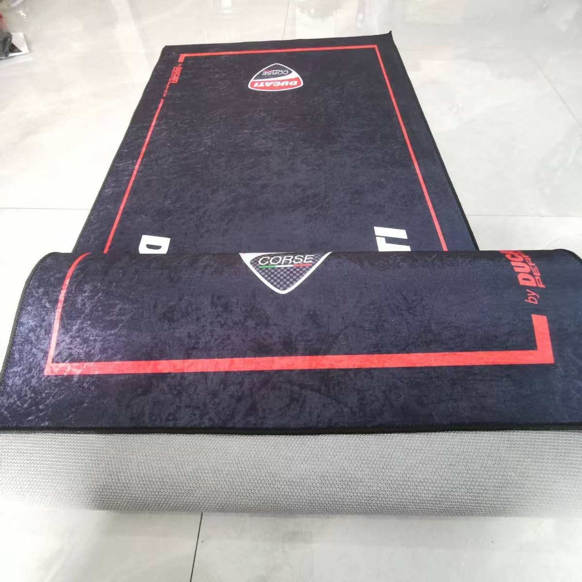 Tappetino Antiscivolo Per Moto Ducati - 220x80 Cm, Assorbe Olio, Per Garage E Officina, Resistente