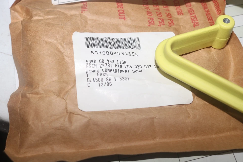 NOS Bell 205 412 UH-1 直升机门铰链 PN 205-030-033-16 5340-00-443-1156 — 第 2/3 张图片