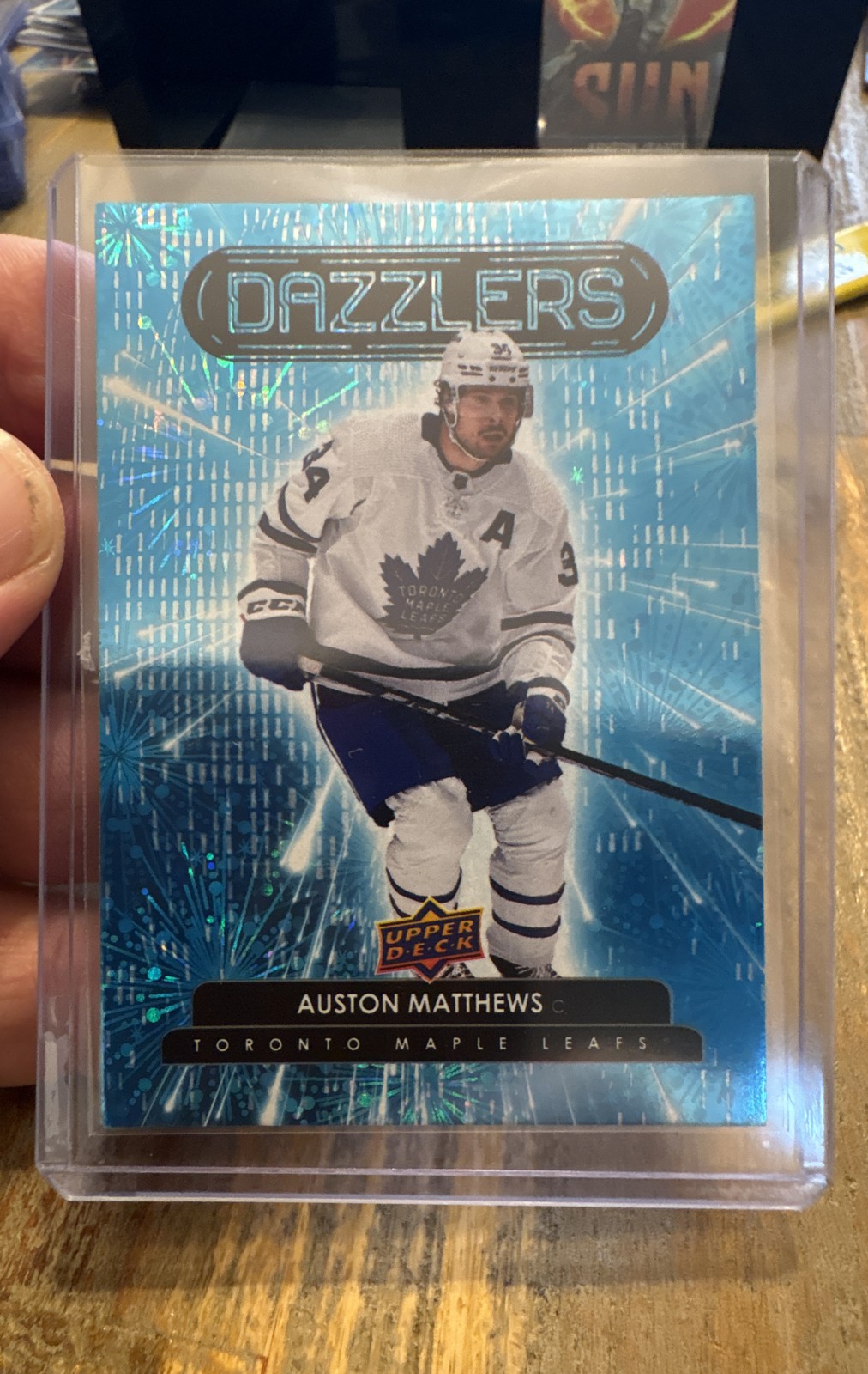 2022-23 Upper Deck Series 1 - Dazzlers Auston Matthews #DZ-1 Blue