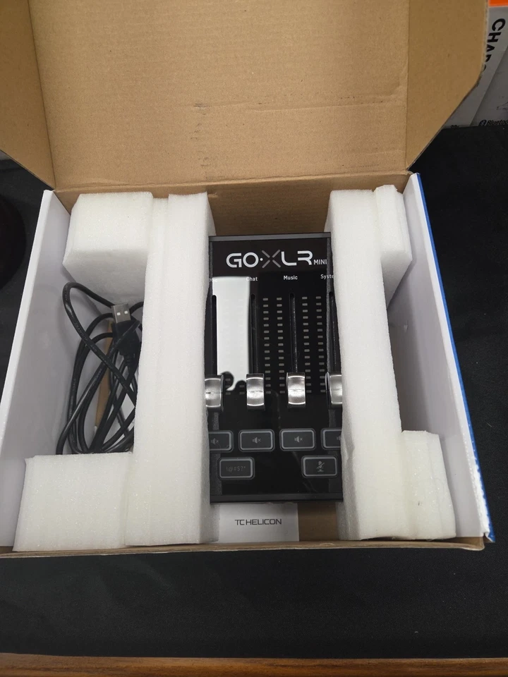 TC Helicon Go XLR Mini - Mixer and Audio Interface - Image 2 of 2