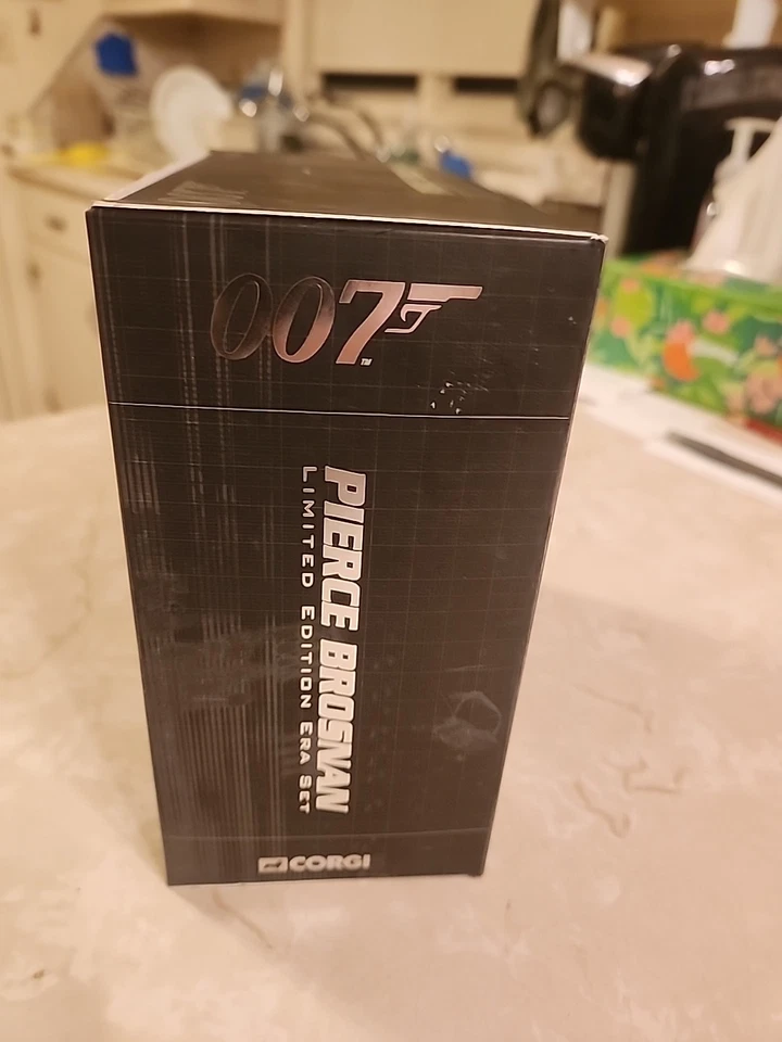 Corgi James Bond Pierce Brosnan Boxed 2 Car Set NEW CC93986 Retired - Image 3 of 4