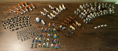 Lot Of Ertl Miniature Farm Animals Cows Pigs Horses People 199 Pieces