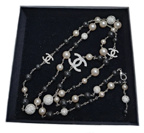 Collana lunga CHANEL Coco Mark sfera specchio perle logo CC strass B11P in scatola