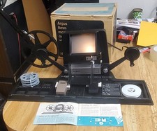 vintage ARGUS - EDITOR model 767 in box, w extras, LIGHTS UP -- 8mm