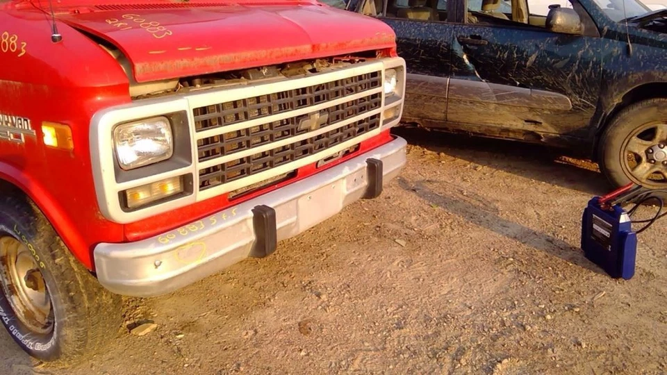 (LOCAL PICKUP ONLY) Hood Excluding 30 Hd Fits 83-96 CHEVROLET 30 VAN 4323628 - Image 3 of 4