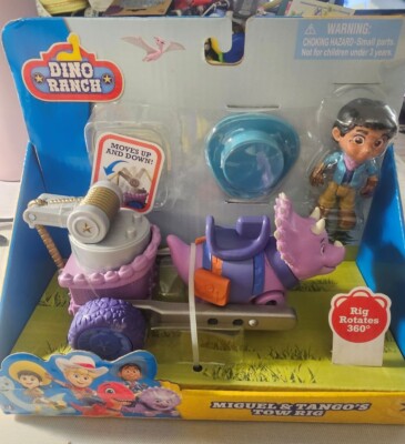 Dino Ranch Dino Soar! Miguel and Tango Flyer and Rescue Squad Triceratops