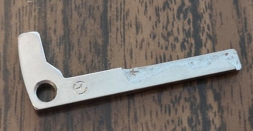 Master key blade Infiniti models 805645DM1A New genuine parts - Picture 2 of 3