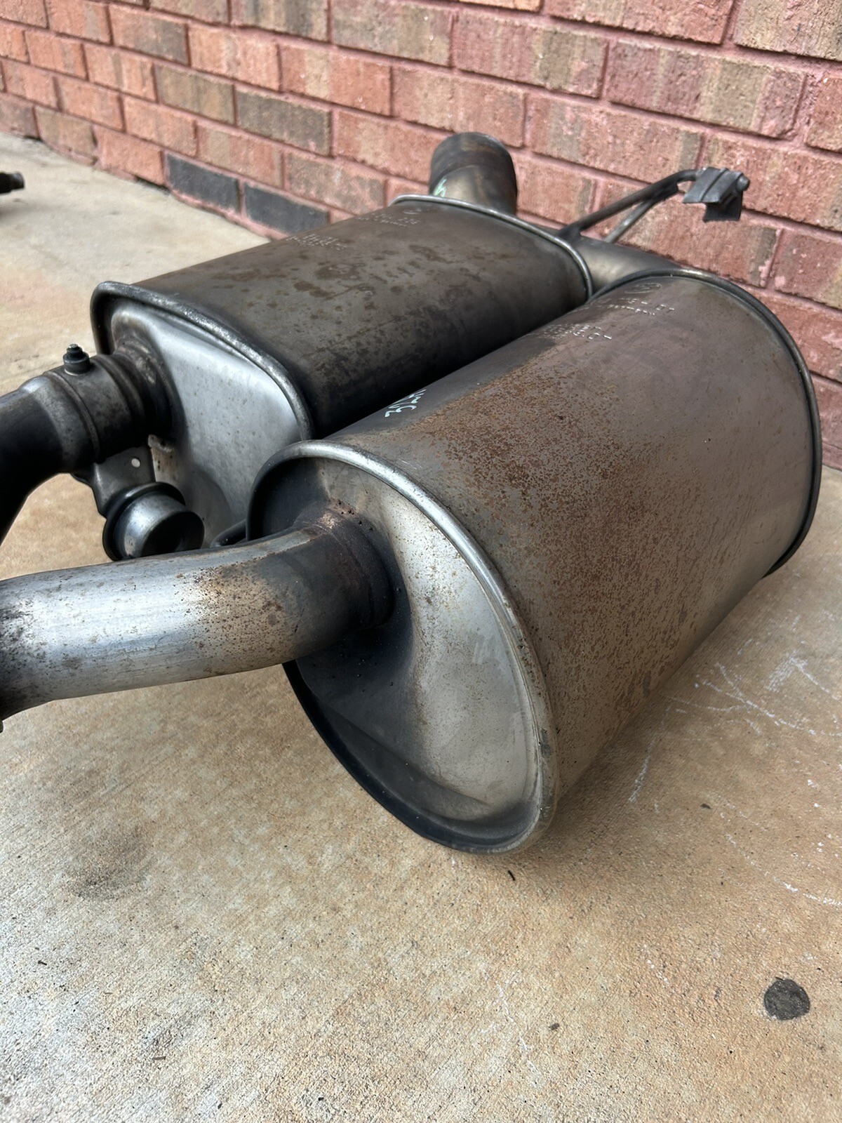 BMW OEM E60 535i LCI Rear Exhaust Mufflers Dual Muffler for sale 