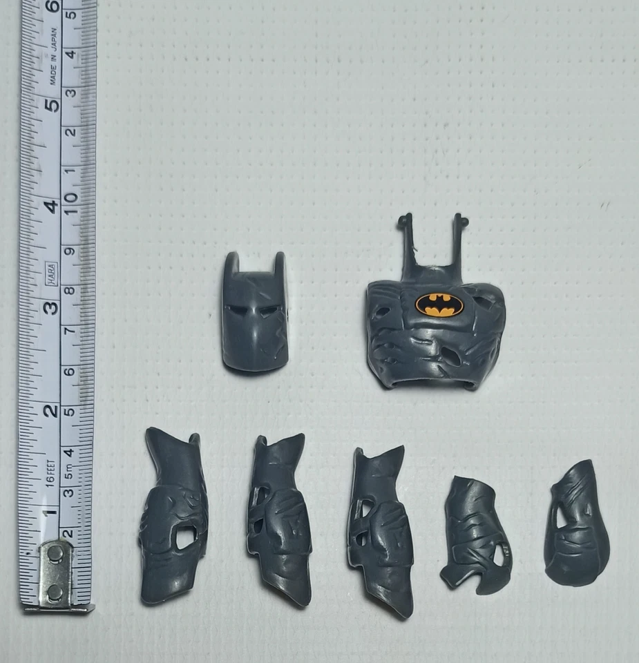 LOTE DE ACCESORIOS KENNER DE COLECCIÓN SERIE ANIMADA BATMAN MÁSCARA DE FANTASMA ARMADURA TOTAL Foto 2 de 4