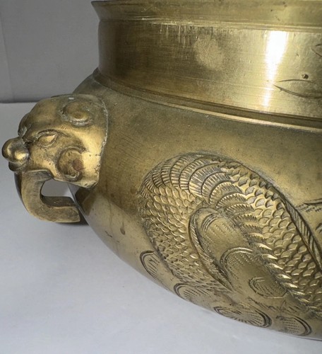 Antiguo jardinero/tazón/urna de latón dragón en relieve con asas de cabeza de dragón - Imagen 7 de 20