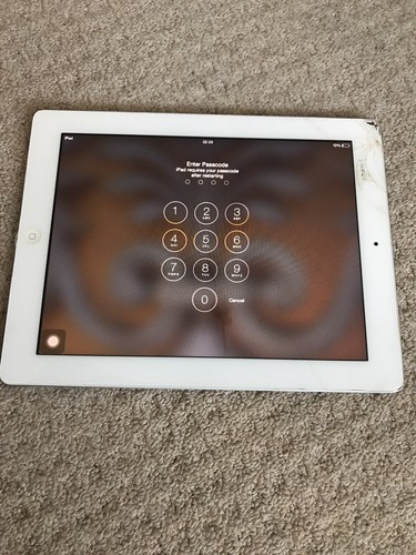Apple iPad 2 Gen A1395 - 16GB, Wi-Fi 9.7in :) - Picture 2 of 9